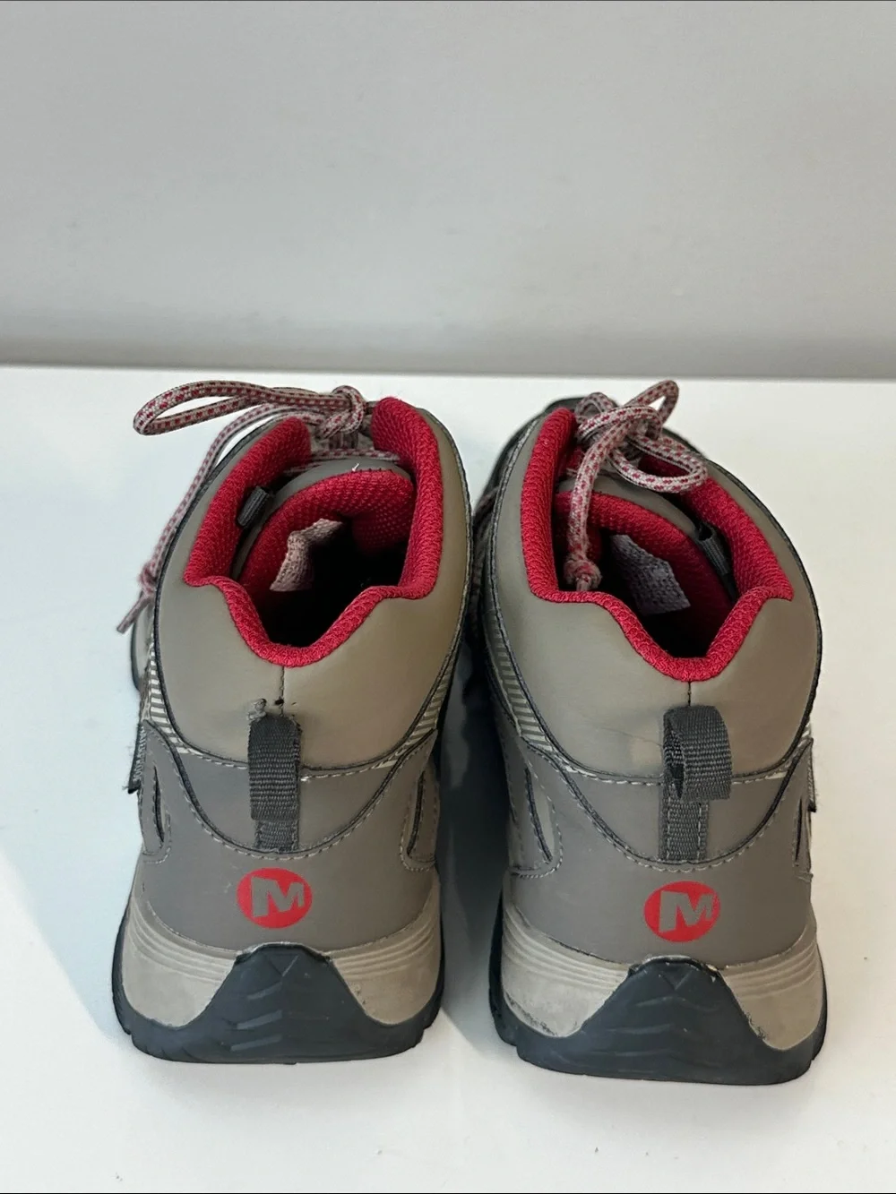 Merrell Kids Moab FST Mid Waterproof Hiking Boots Size 4.5  Gorpcore Outdoor